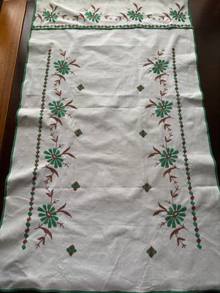 Cortina antigua francesa bordada