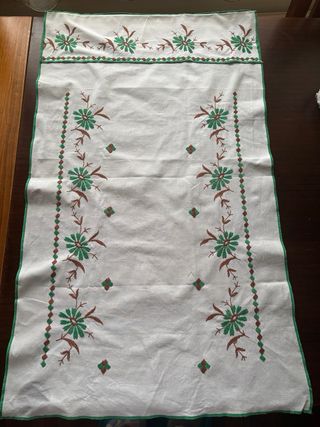 Cortina antigua francesa bordada