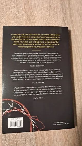 Libro Bajo el Aro FIRMADO por Pau Gasol