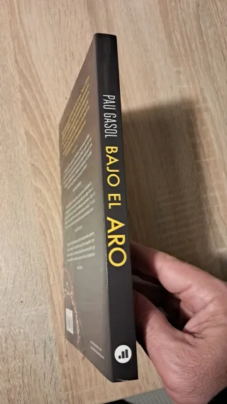 Libro Bajo el Aro FIRMADO por Pau Gasol