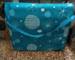 Hamaca azul con estampado floral