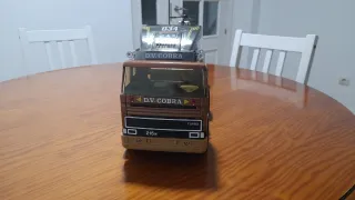 Camión Transportador con Helicóptero y Coche Gozán