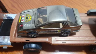 Camión Transportador con Helicóptero y Coche Gozán