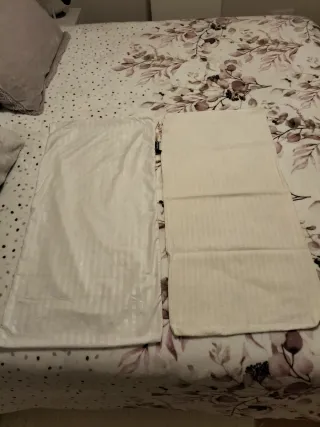 Fundas de almohada de tela blancas