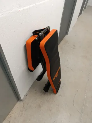 Banco de pesas y ejercicios