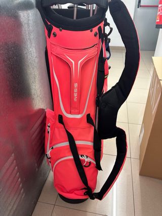 Bolsa y palos de golf