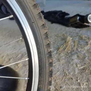 Bicicleta azul sin usar ,