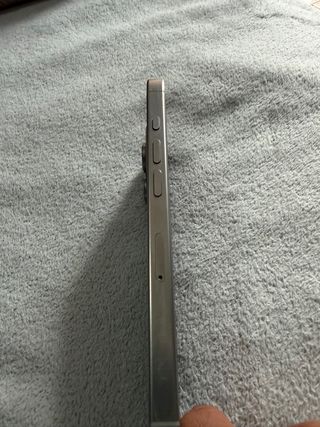 iPhone 16 Pro Gris/Plata