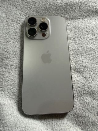 iPhone 16 Pro Gris/Plata