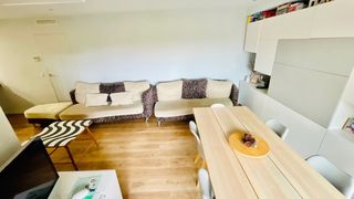 2 Sofás 4 plazas + puf muycómodo beige&animalprint