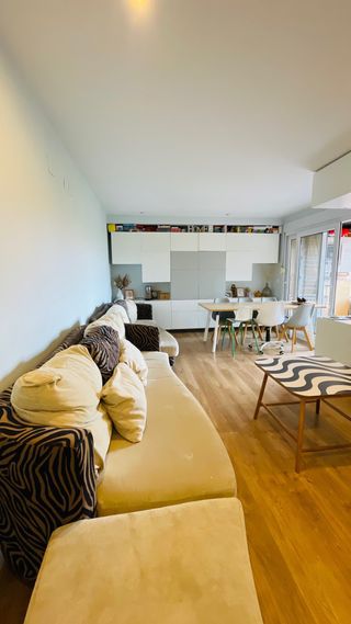 2 Sofás 4 plazas + puf muycómodo beige&animalprint