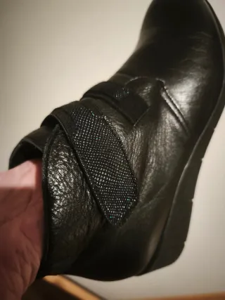 Botines Pekas cuña mujer negros con pelo