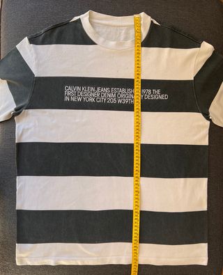 T-Shirt Calvin Klein Preta e Branca | M | Algodão