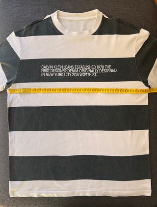 T-Shirt Calvin Klein Preta e Branca | M | Algodão