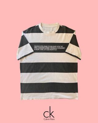 T-Shirt Calvin Klein Preta e Branca | M | Algodão