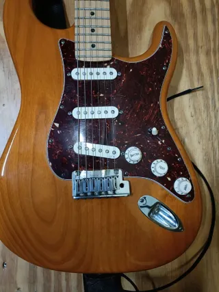 Fender Stratocaster Guitarra Eléctrica