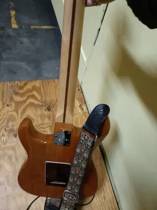 Fender Stratocaster Guitarra Eléctrica