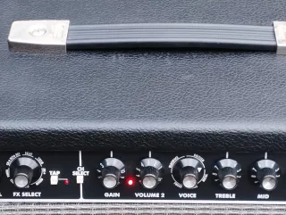 Amplificador Fender Champion 100