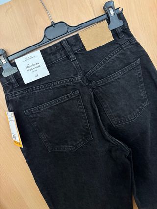 Vaqueros mon de H&M (Talla 36).