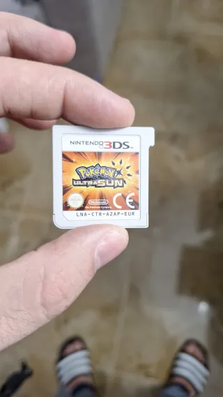 Nintendo 2DS XL Pokeball + juegos