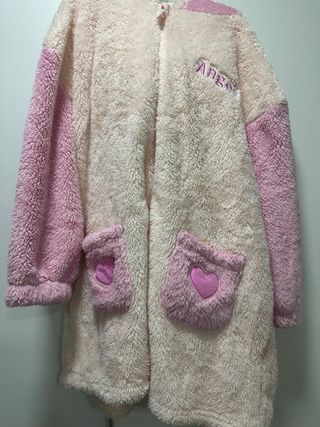 Bata infantil Stitch rosa y beige 122-140 cm