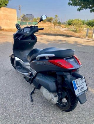 YAMAHA XMAX 250