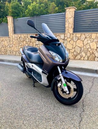 YAMAHA XMAX 250