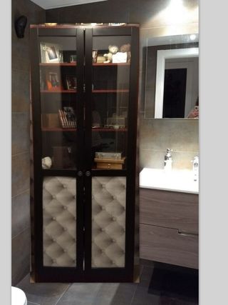 Mueble vitrina madera y cristal