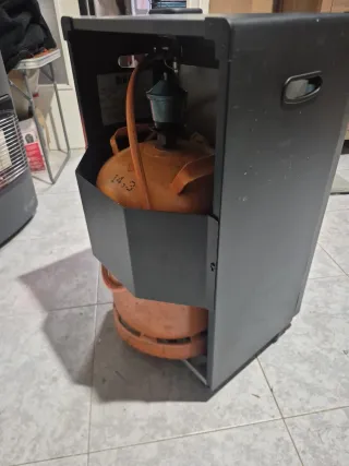 Estufa de gas HJM negra