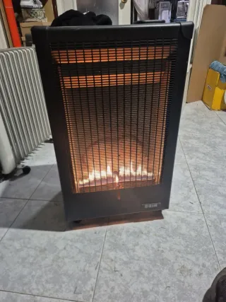 Estufa de gas HJM negra