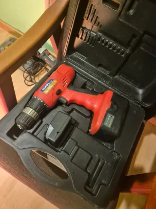 Taladro eléctrico RONDY con maletín