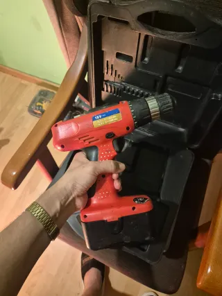 Taladro eléctrico RONDY con maletín