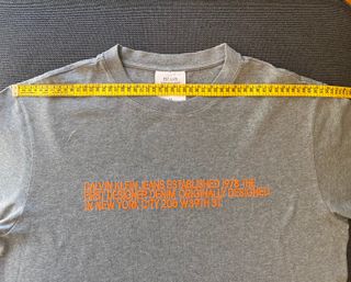 T-Shirt Calvin Klein Cinzenta | M | Algodão |