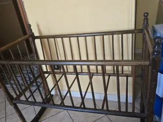 Culla antica sarda restaurata