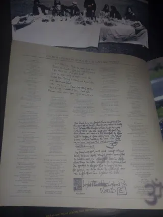 LP Beatles George Harrison Living in the. REMASTER