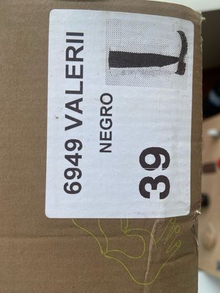 Botas altas negras con elástico lateral