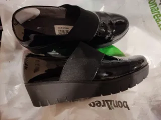 Zapatos cuña Pitillos negros