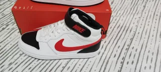 Zapatillas Nike Blancas y Rojas