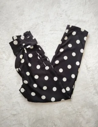 Pantalones Stradivarius lunares tiro alto