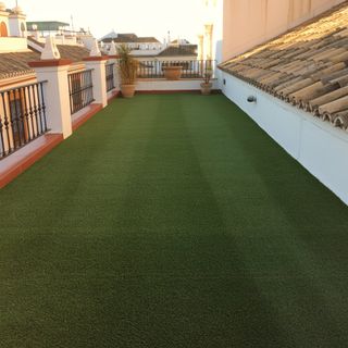 Césped artificial reutilizado