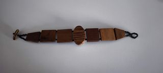 Pulsera de madera con diseño