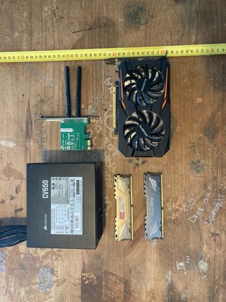 Lote PC: Fuente Corsair, Gráfica Gigabyte, RAM