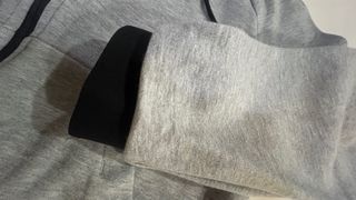 Felpa Adidas con cappuccio grigia