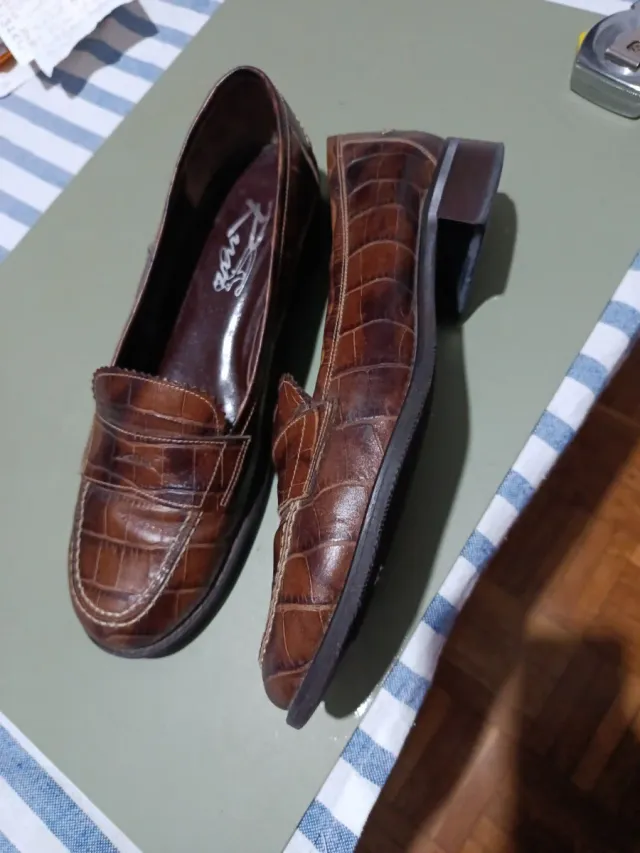 Mocasines de piel labrada mujer