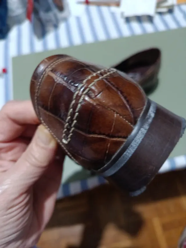Mocasines de piel labrada mujer