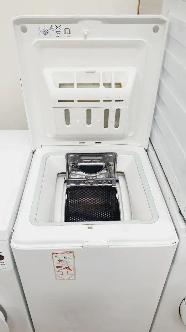 Lavadora secadora marca brandt de 6 kg 1300rpm