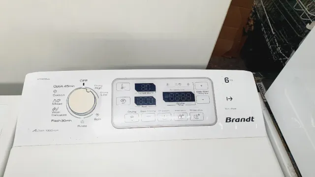 Lavadora secadora marca brandt de 6 kg 1300rpm