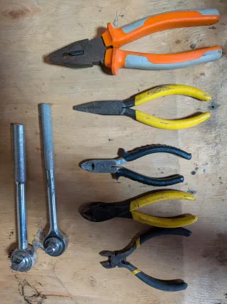 Lote de herramientas manuales