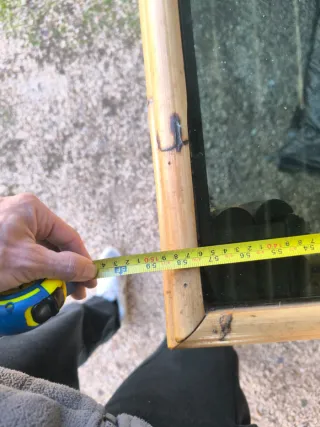 Mesa de bambú con tapa de cristal