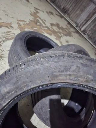 Neumáticos 235/50R18 97W casi nuevos y 255/45r18